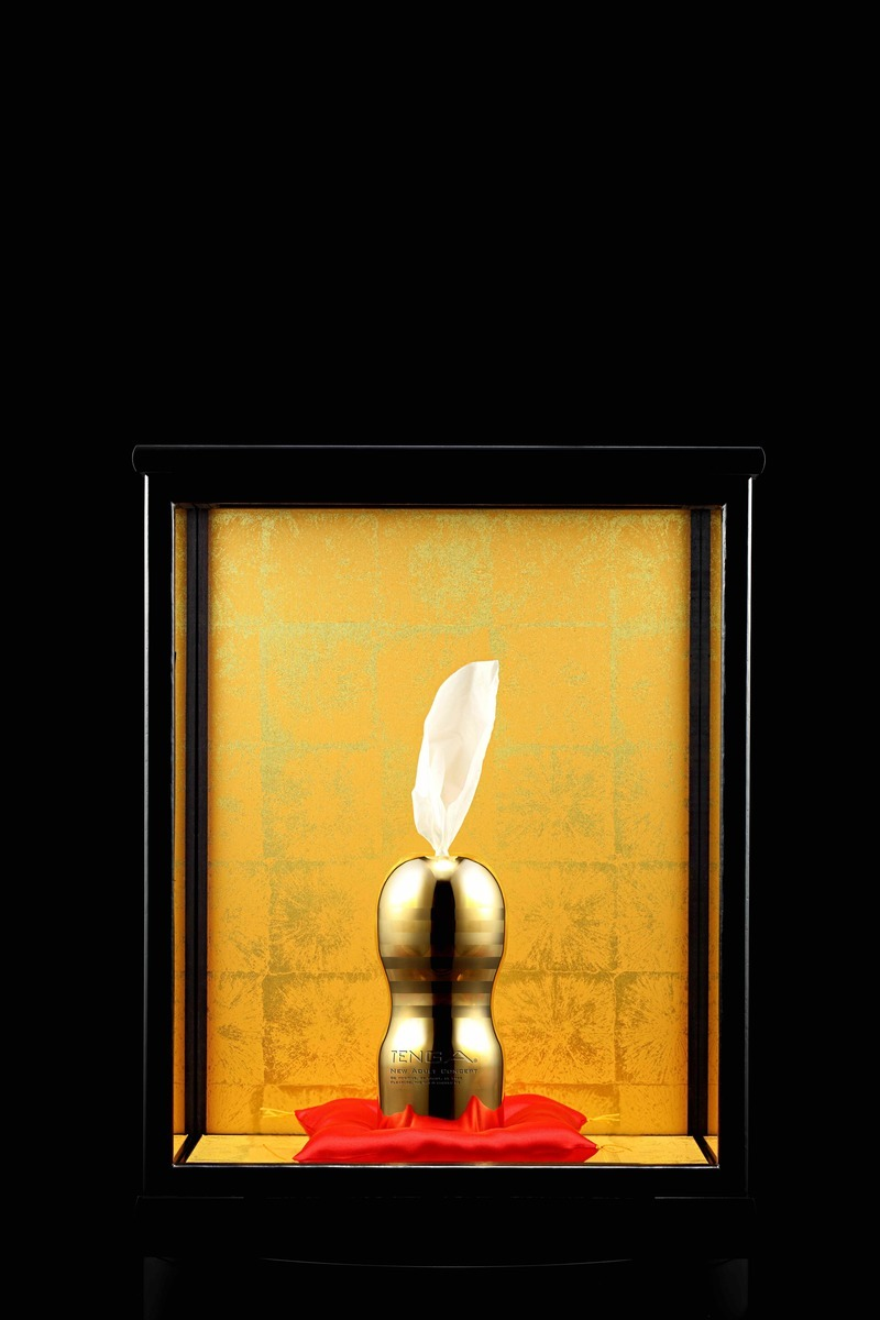 纯金打造的飞机杯,1000万都不卖   飞机杯要多少钱