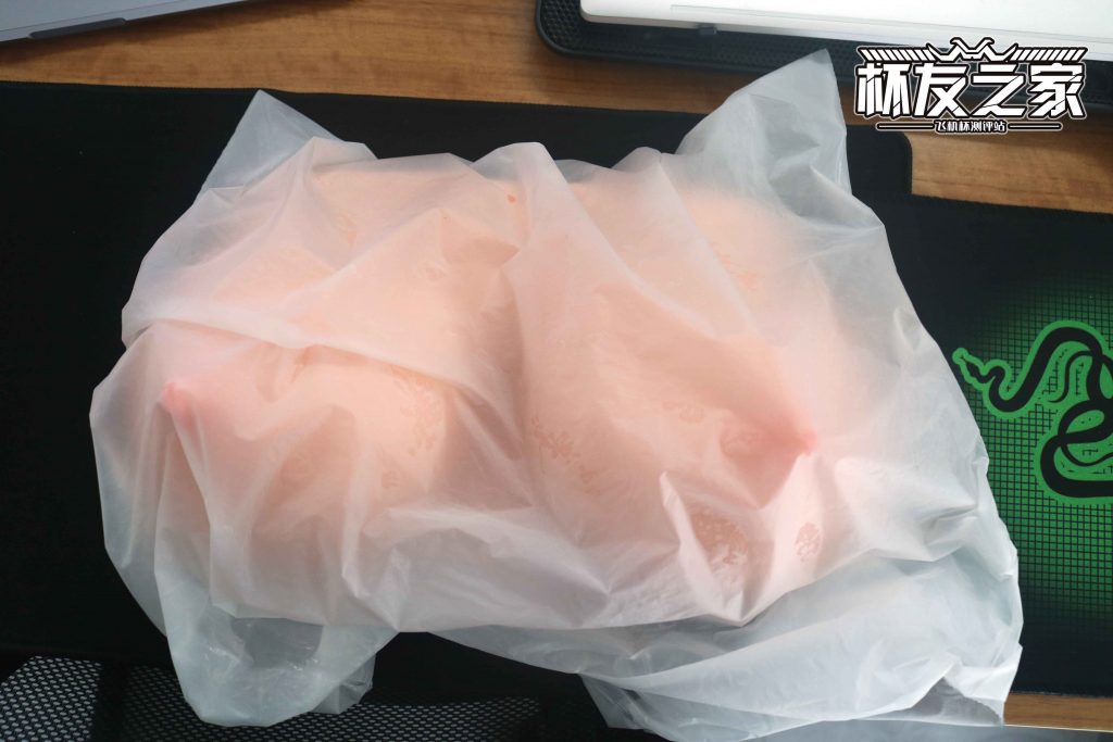 双手充满了软绵绵的幸福感！——lovefactor完熟女郎（胸模）评测！（四星推荐）[db:副标题]