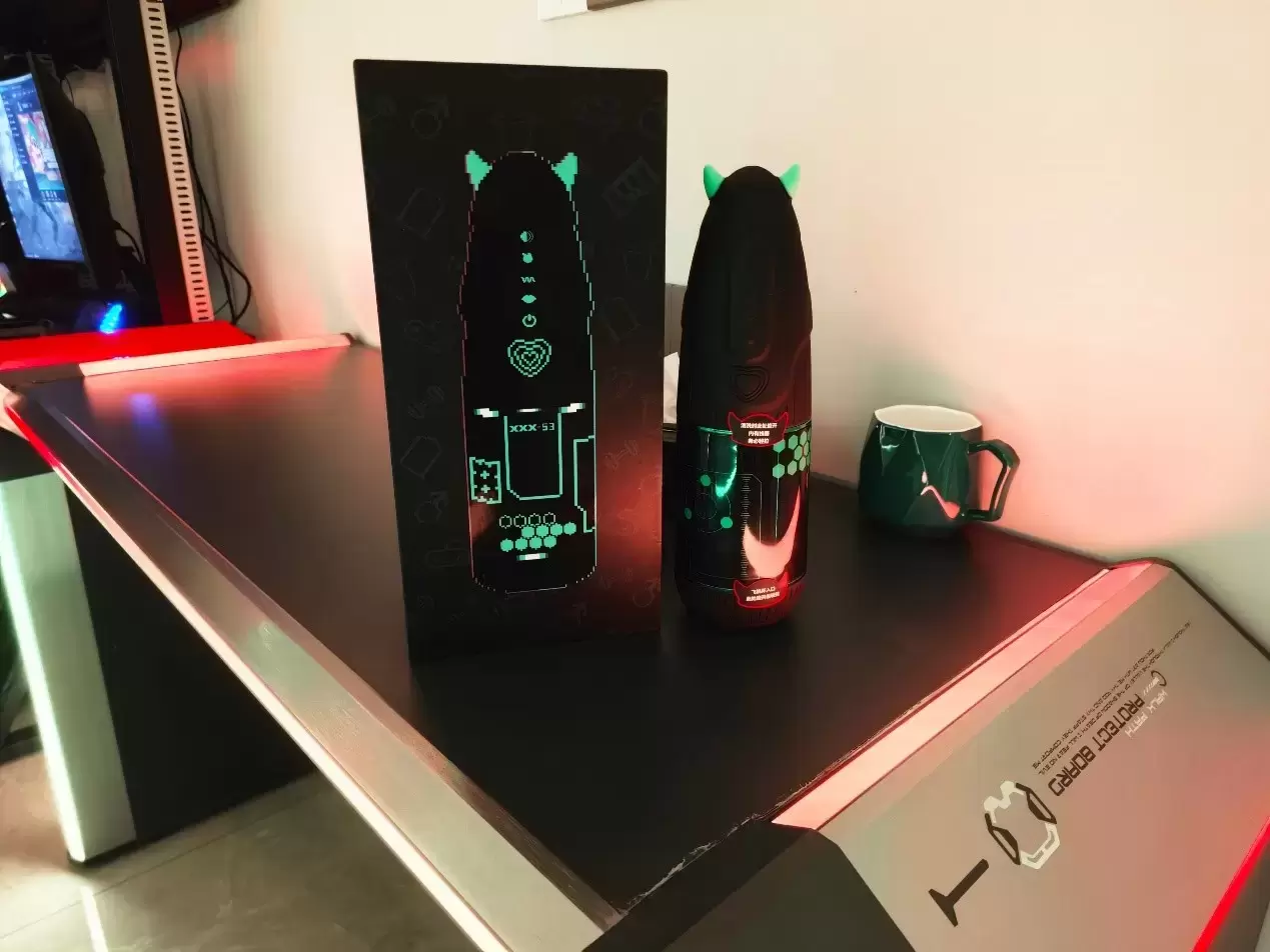 人机交互的赛博朋克智能杯-YUU小恶魔APP版飞机杯名器测评