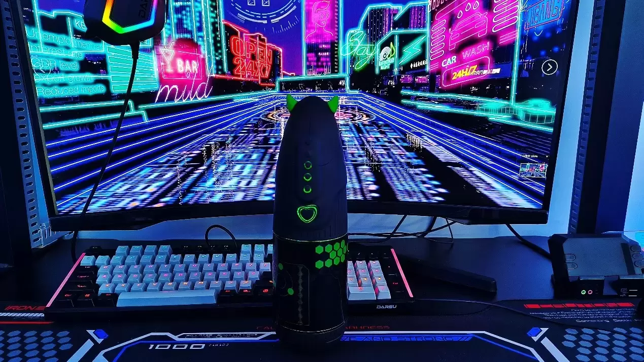 人机交互的赛博朋克智能杯-YUU小恶魔APP版飞机杯名器测评