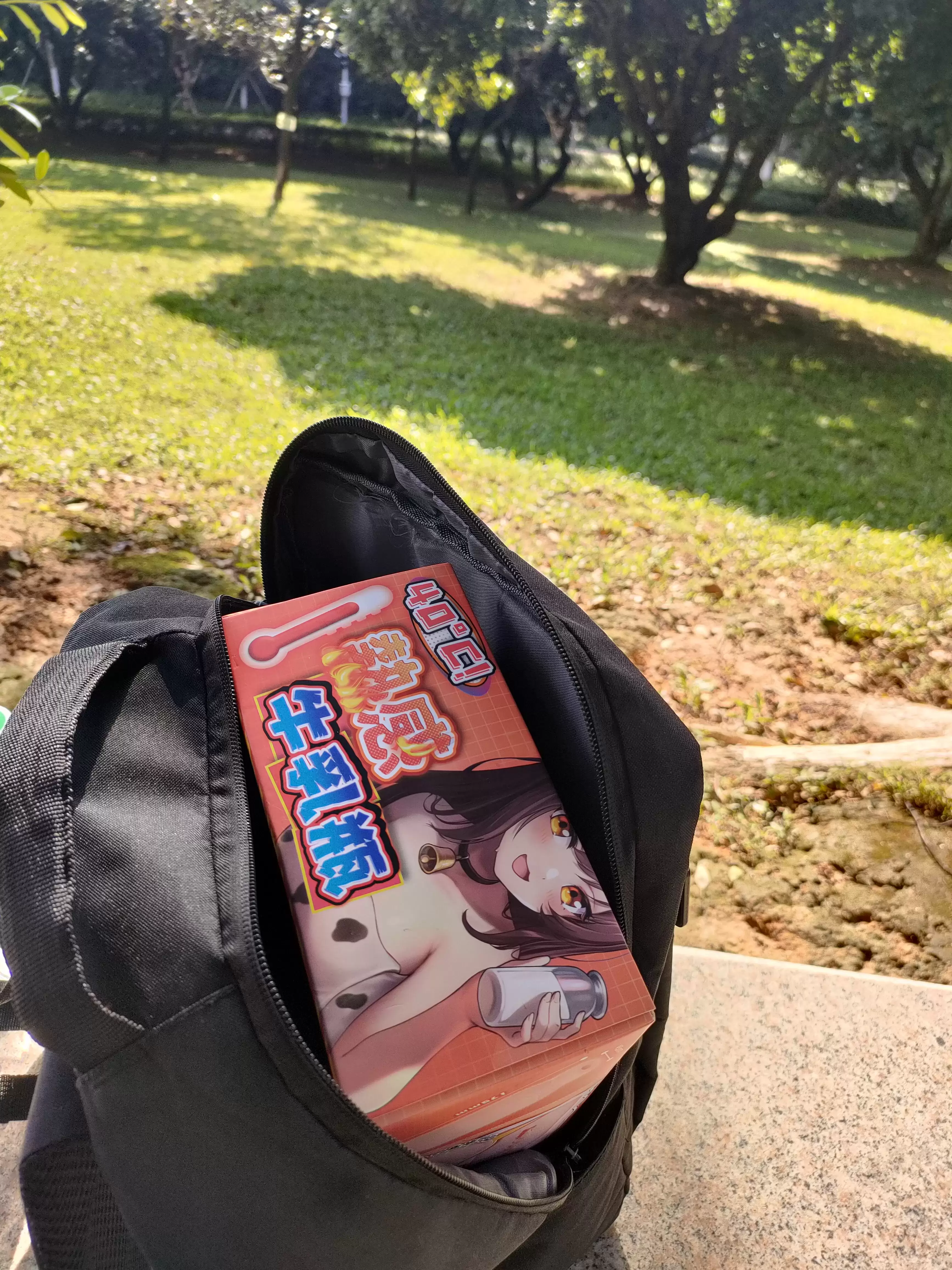 造型隐蔽，一键加热的奶瓶神器-YUU热感奶瓶飞机杯名器测评