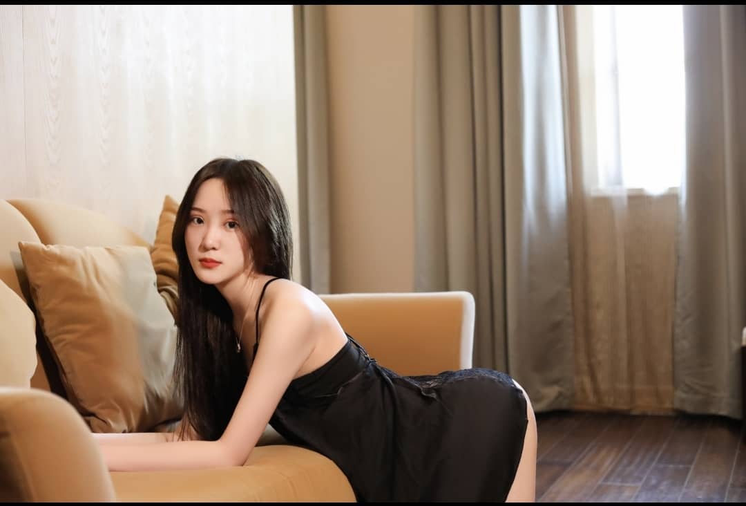 南方佳人 – 佳佳之穴8.7斤发声大屁股真人倒模飞机杯评测