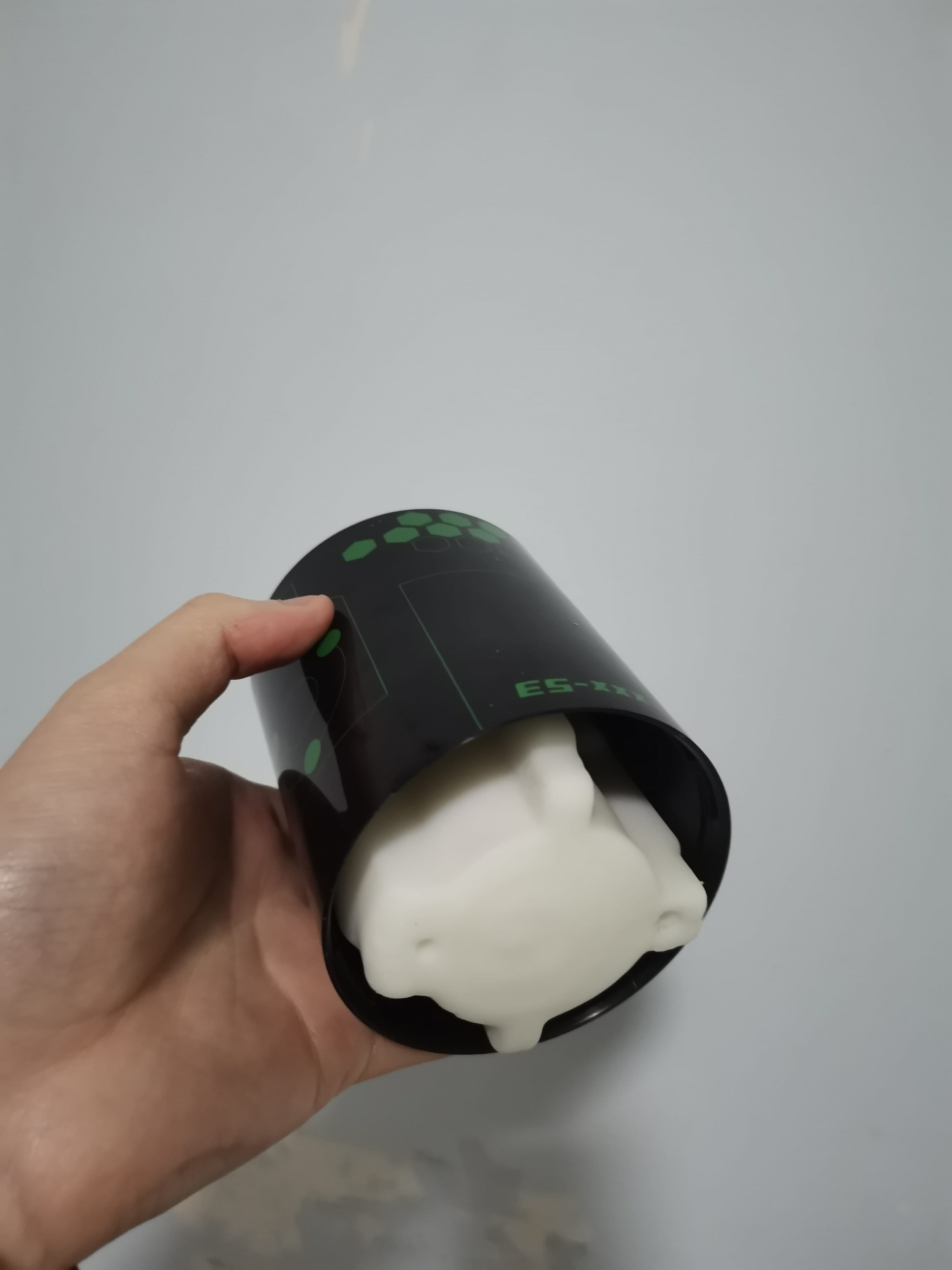 YUU小恶魔电动飞机杯评测 – 卡通风和科技感十足的舒爽电动体验