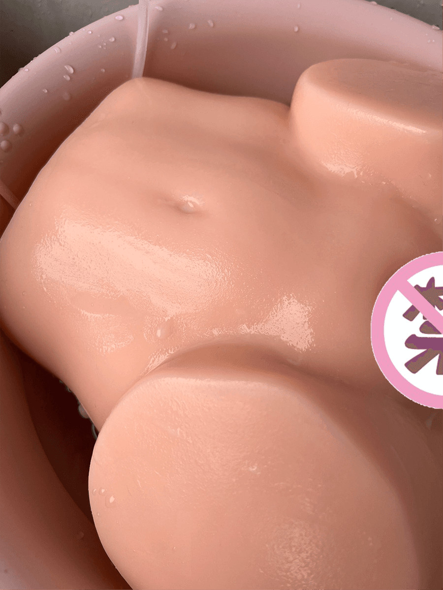 YUU吮吸宫花臀部倒模测评 – 登峰造极的可玩性