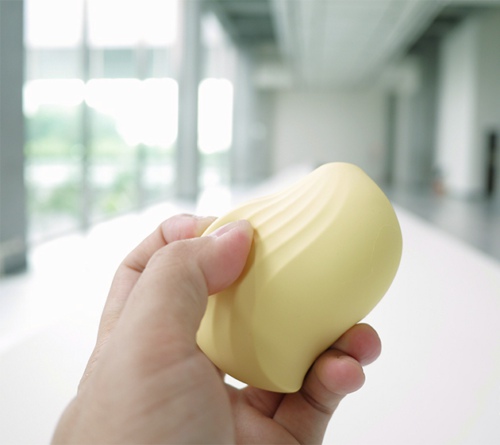 羞羞!第一次用逗豆鸟,就舒服到腿软了