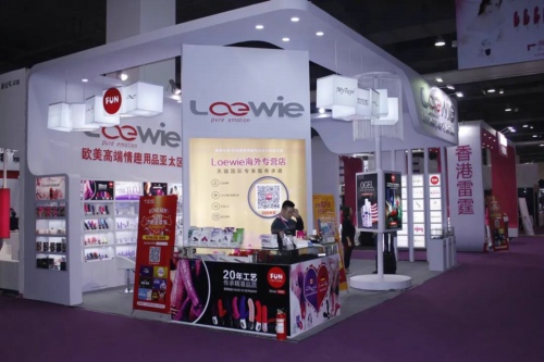 男女必学的指法 ,潮吹湿了床单……