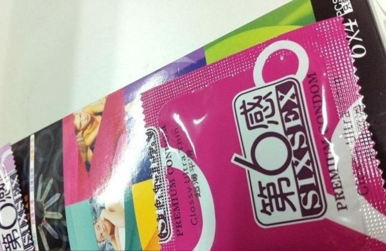 多图:8款常见品牌安全套评测,气味、外观、拉伸…