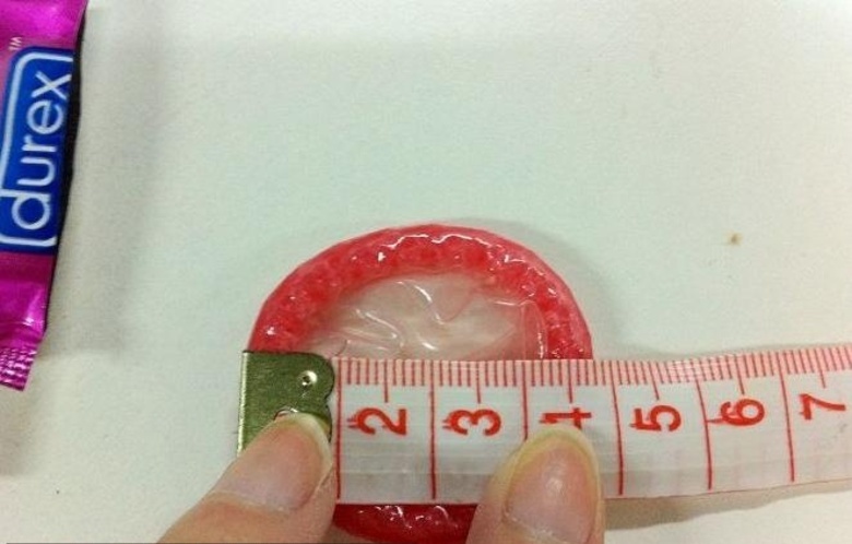 多图:8款常见品牌安全套评测,气味、外观、拉伸…