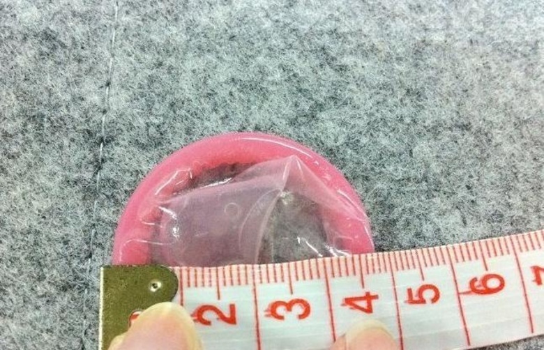 多图:8款常见品牌安全套评测,气味、外观、拉伸…