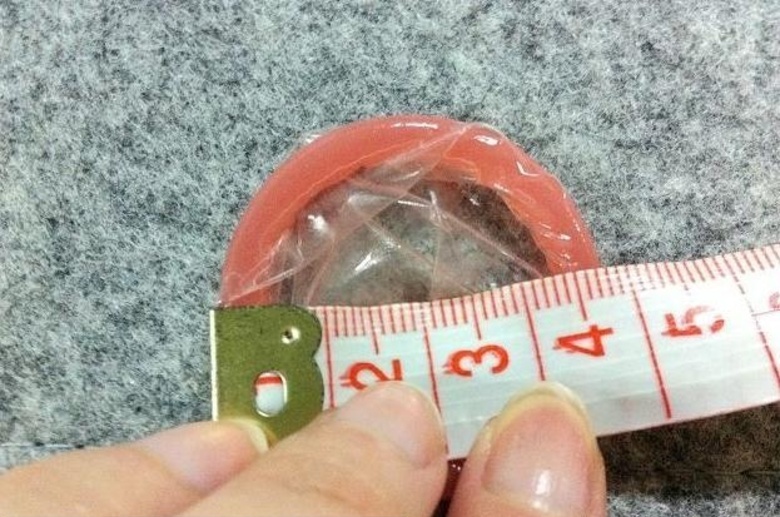 多图:8款常见品牌安全套评测,气味、外观、拉伸…