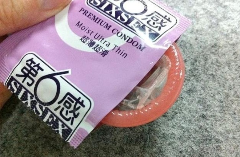 多图:8款常见品牌安全套评测,气味、外观、拉伸…
