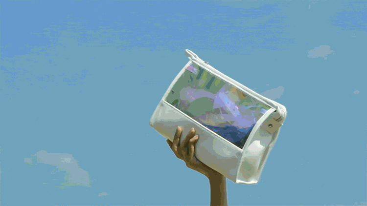 当皮革情趣套装遇上迷幻治愈风……