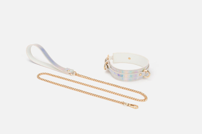 当皮革情趣套装遇上迷幻治愈风……