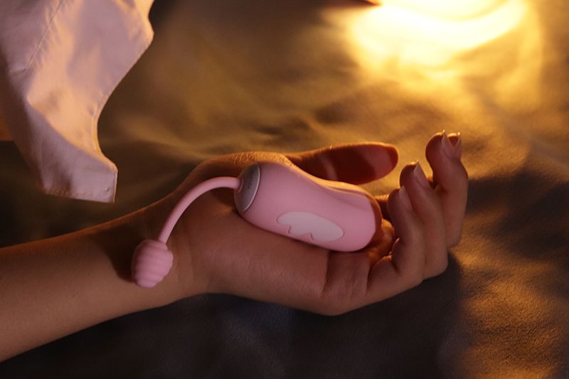 带小恶魔怪兽无线跳蛋逛街是什么感受?美女情趣体验师亲身体验