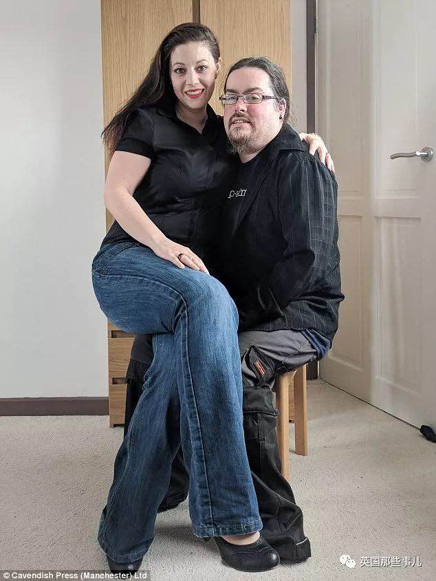 家里有3000件情趣玩具,这位情趣用品体验师每年能赚26万