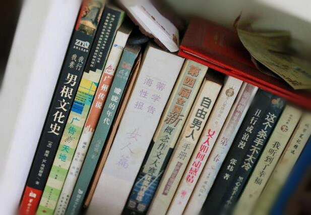 广州大学女老师测评情趣内衣、成人玩具，称这是体力活